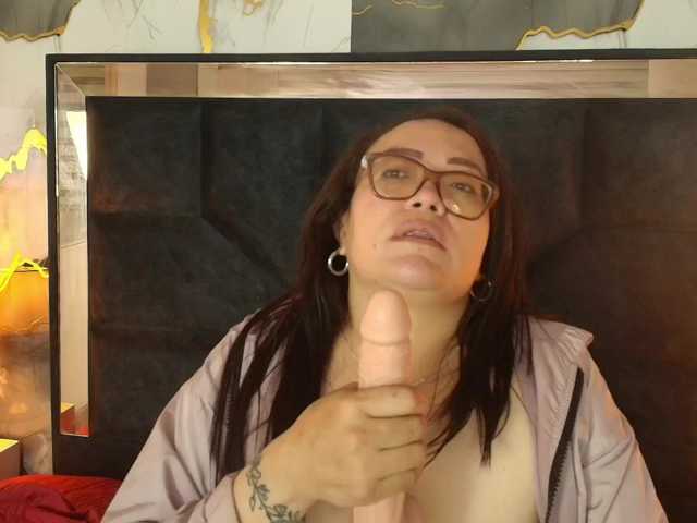 ANGELIKSALAZAR