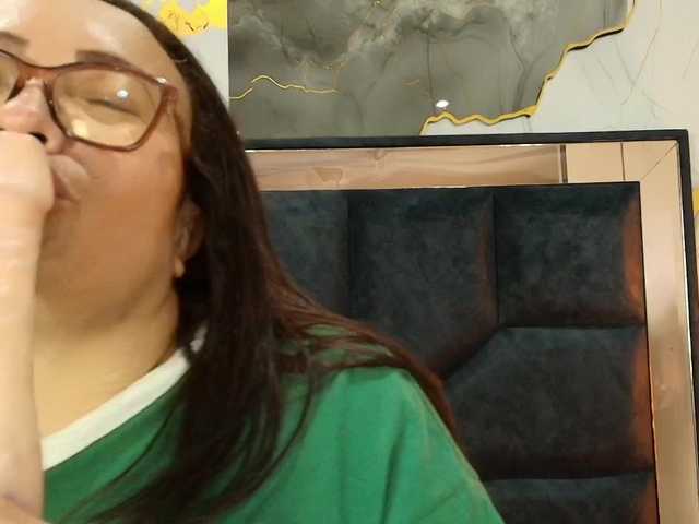 ANGELIKSALAZAR