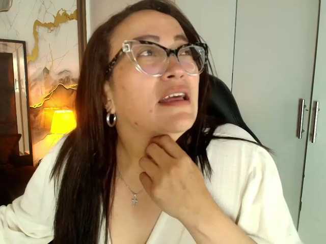 ANGELIKSALAZAR