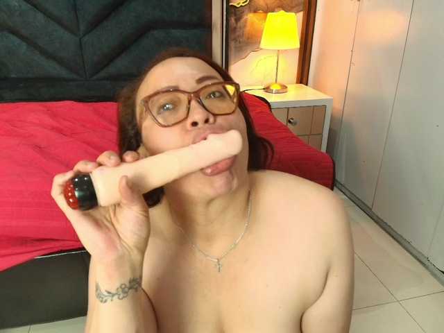 ANGELIKSALAZAR live cam preview