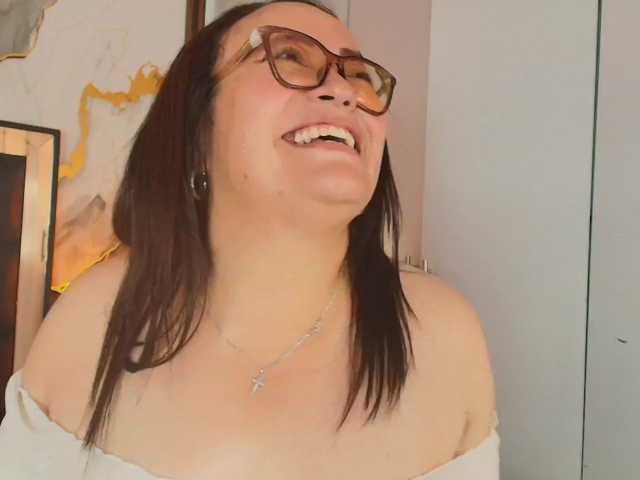 ANGELIKSALAZAR