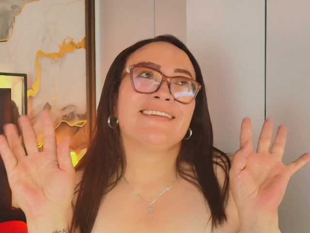 ANGELIKSALAZAR