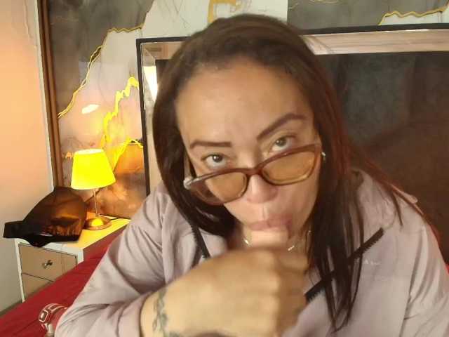 ANGELIKSALAZAR