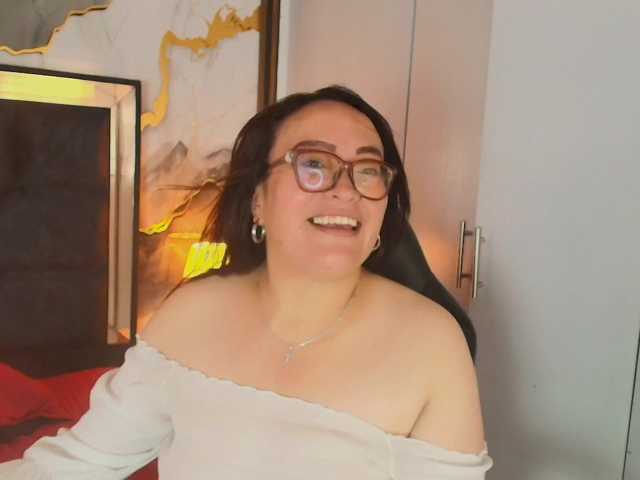 ANGELIKSALAZAR