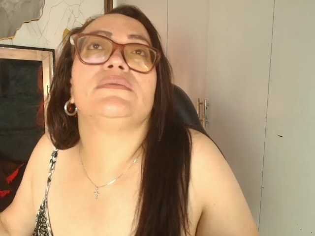 ANGELIKSALAZAR