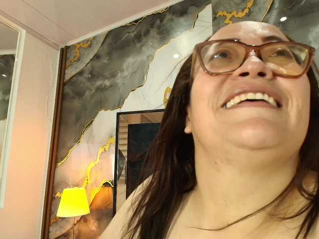 ANGELIKSALAZAR