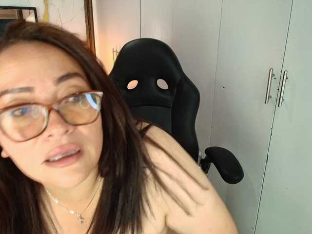 ANGELIKSALAZAR