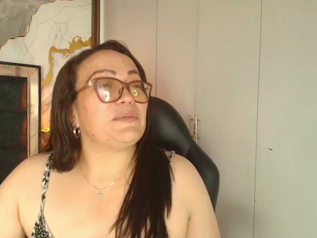 ANGELIKSALAZAR