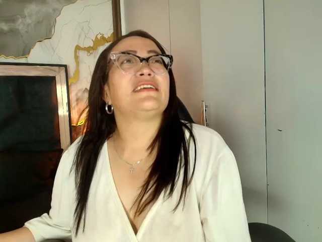 ANGELIKSALAZAR