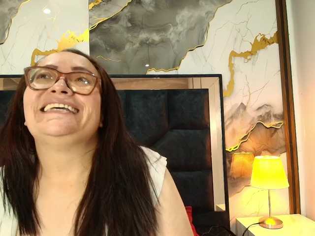 ANGELIKSALAZAR live cam preview
