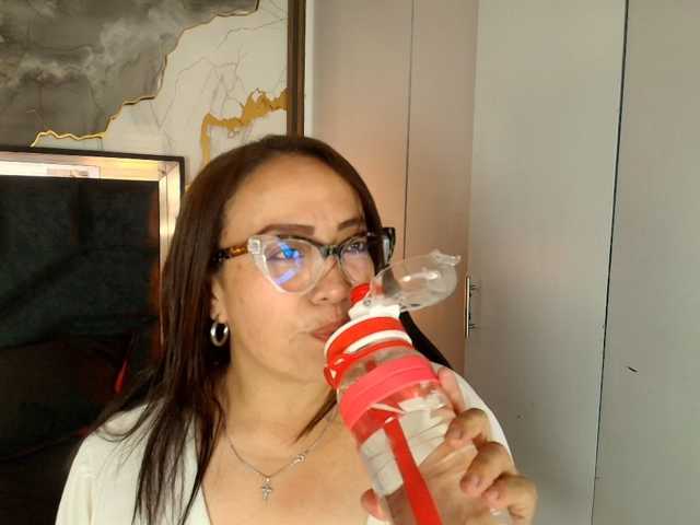 ANGELIKSALAZAR