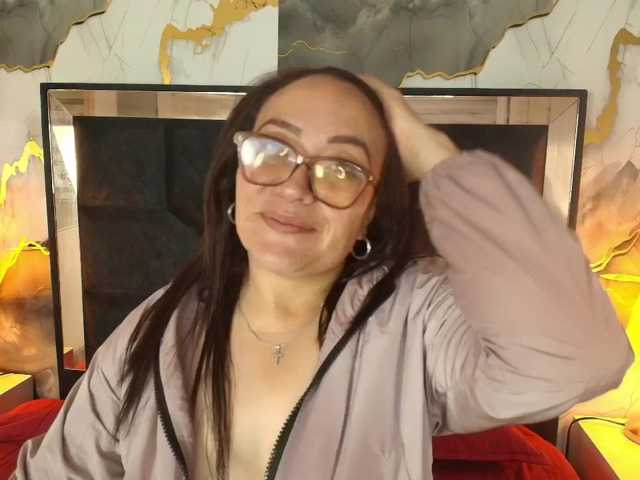 ANGELIKSALAZAR