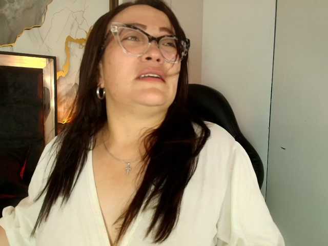 ANGELIKSALAZAR