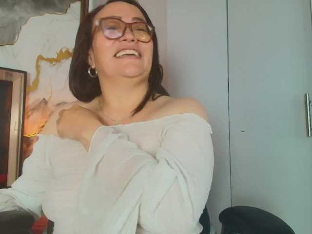 ANGELIKSALAZAR