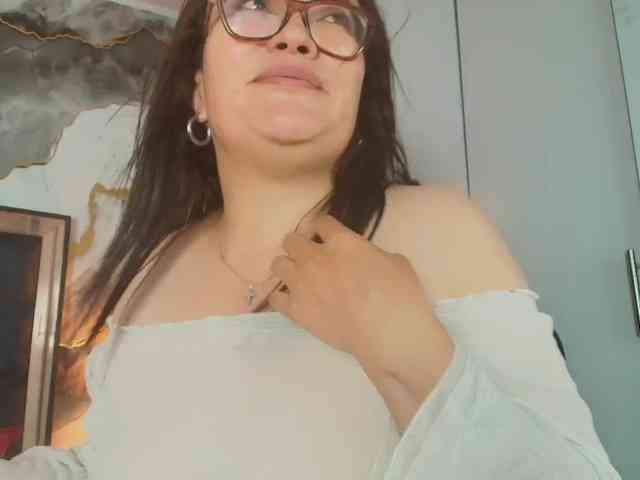 ANGELIKSALAZAR webcam