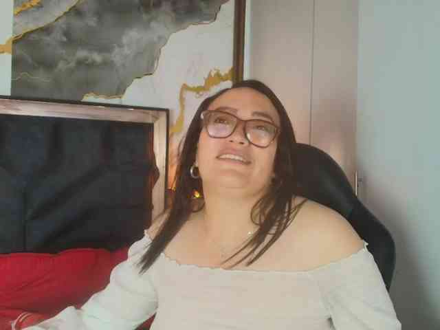 ANGELIKSALAZAR