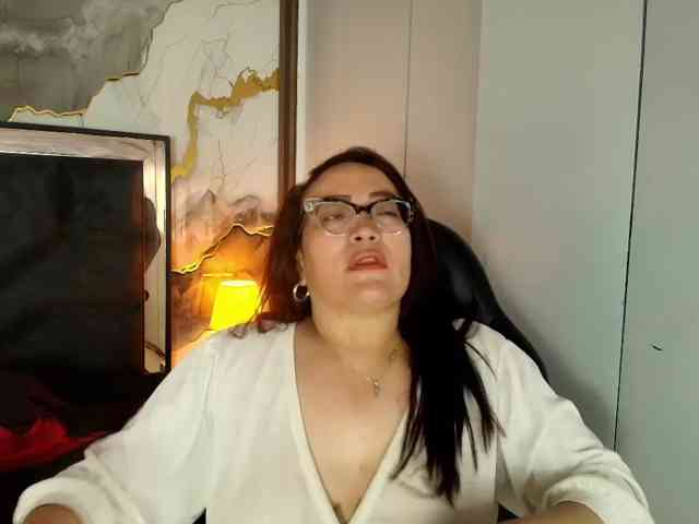 ANGELIKSALAZAR webcam
