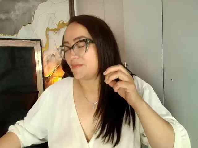ANGELIKSALAZAR webcam