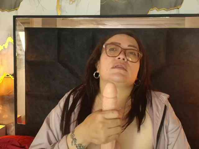 ANGELIKSALAZAR webcam