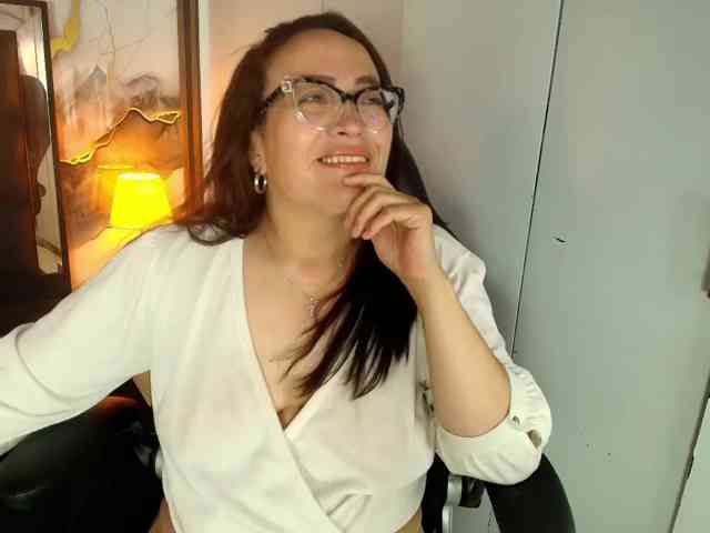 ANGELIKSALAZAR webcam