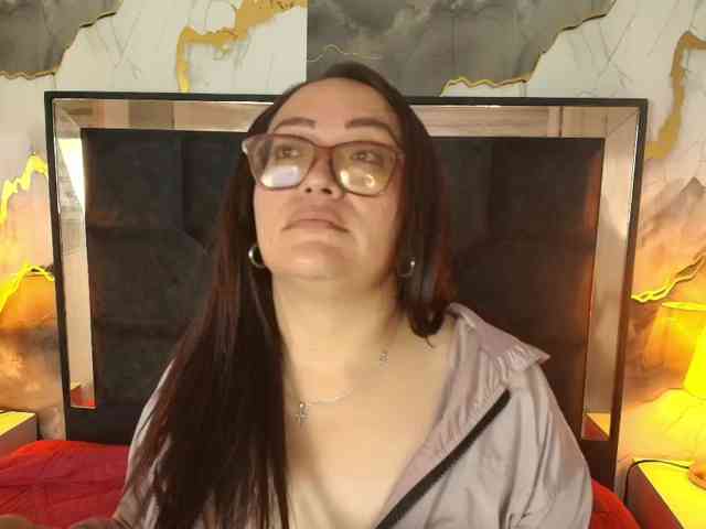 ANGELIKSALAZAR webcam