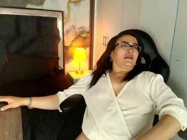 ANGELIKSALAZAR webcam