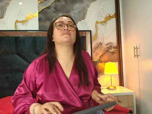 ANGELIKSALAZAR