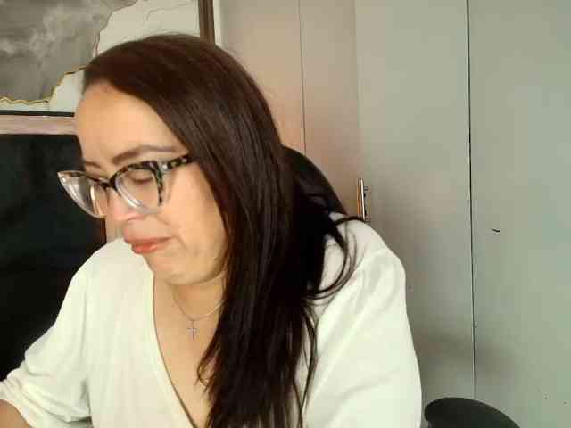 ANGELIKSALAZAR webcam