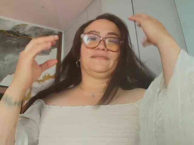 ANGELIKSALAZAR