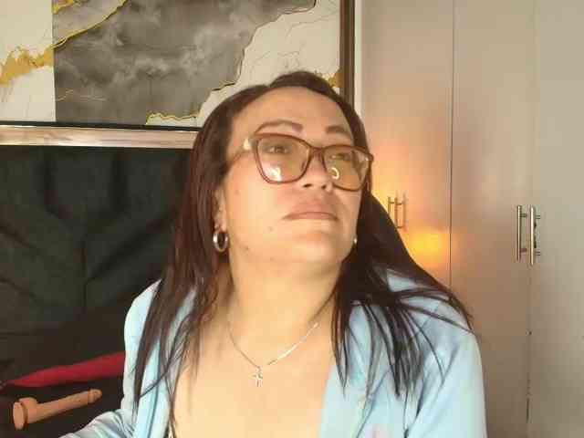 ANGELIKSALAZAR webcam