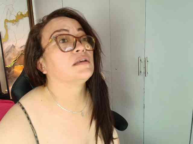 ANGELIKSALAZAR webcam