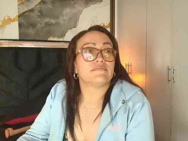 ANGELIKSALAZAR webcam