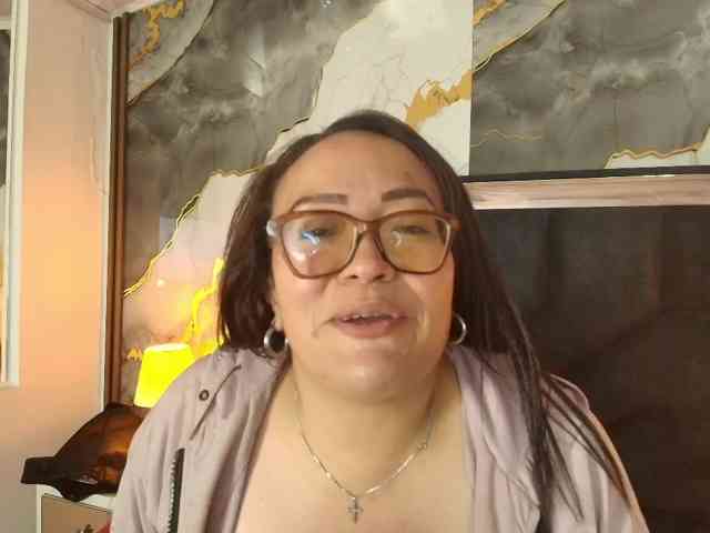 ANGELIKSALAZAR webcam