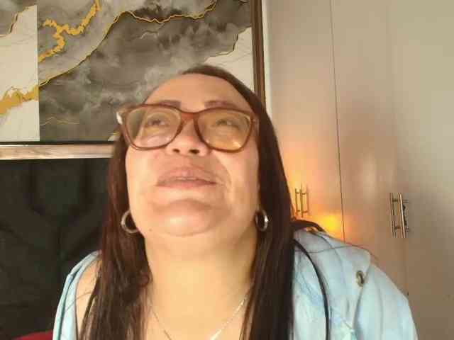 ANGELIKSALAZAR webcam