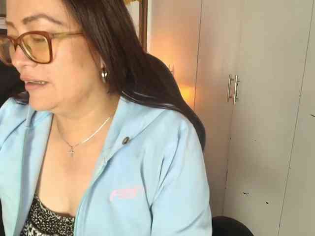 ANGELIKSALAZAR