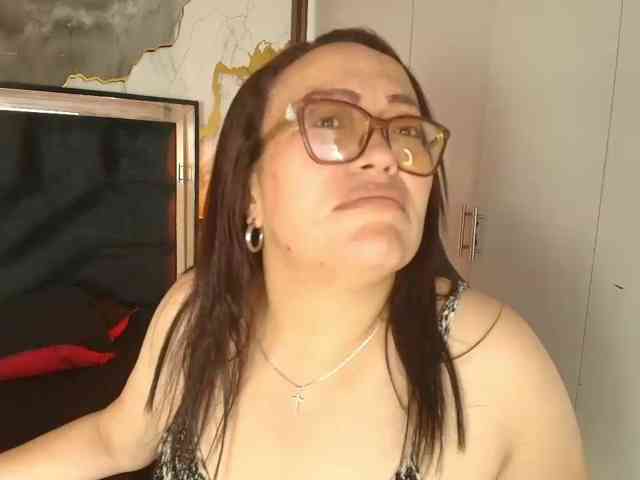 ANGELIKSALAZAR