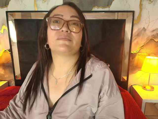 ANGELIKSALAZAR