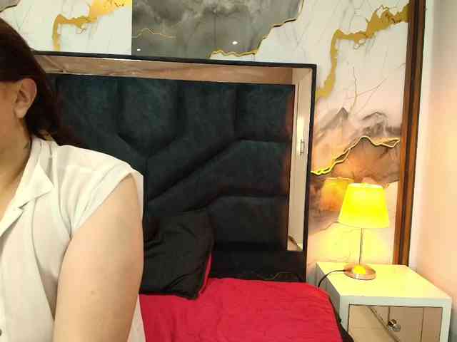 ANGELIKSALAZAR webcam
