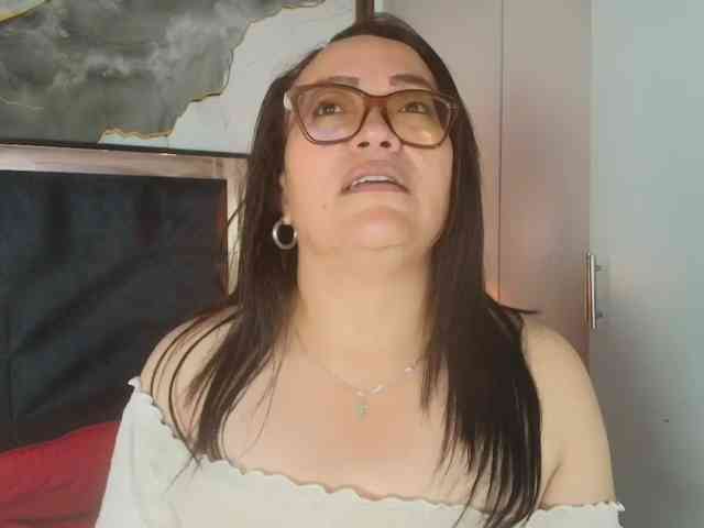ANGELIKSALAZAR