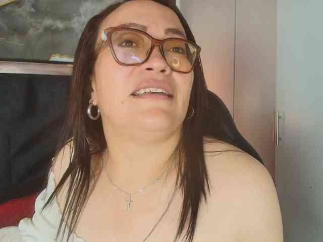 ANGELIKSALAZAR