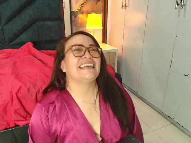 ANGELIKSALAZAR