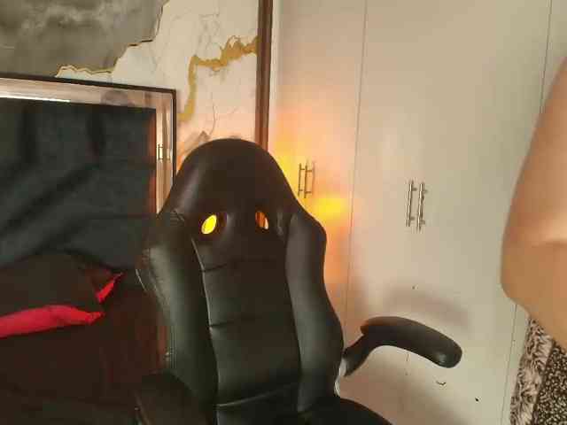 ANGELIKSALAZAR webcam