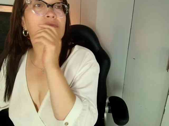 ANGELIKSALAZAR