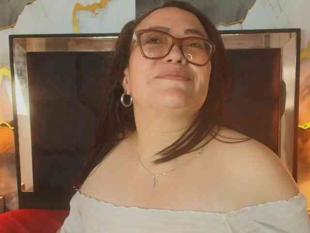 ANGELIKSALAZAR webcam
