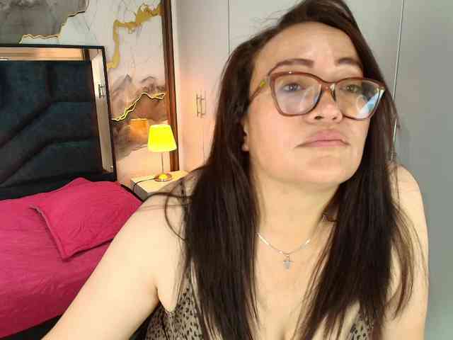 ANGELIKSALAZAR