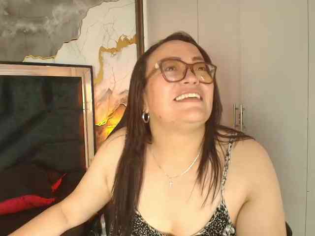 ANGELIKSALAZAR