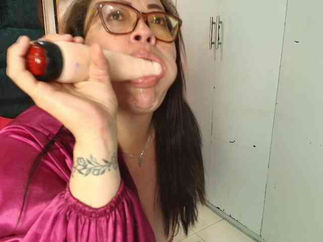 ANGELIKSALAZAR