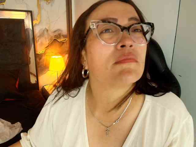 ANGELIKSALAZAR webcam