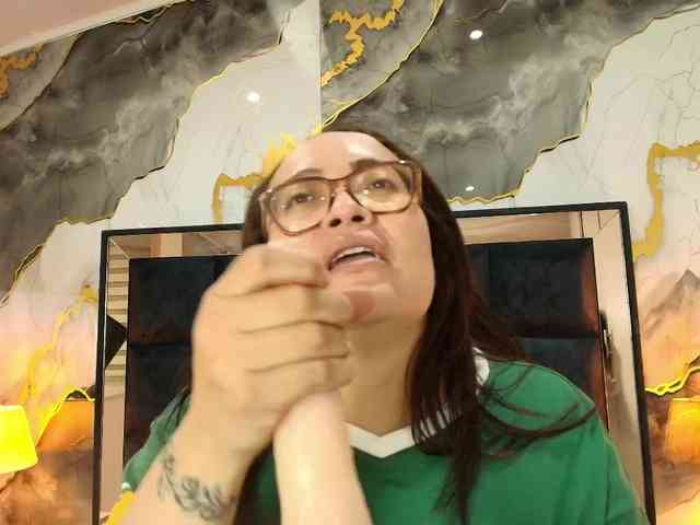 ANGELIKSALAZAR