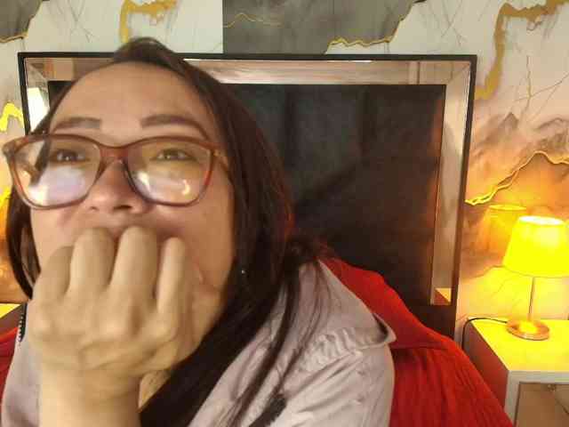 ANGELIKSALAZAR ANGELIKSALAZAR